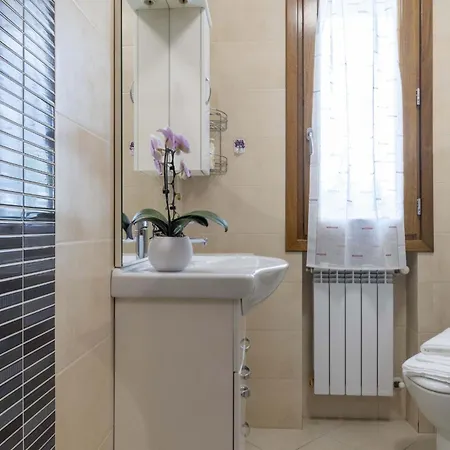 Italian Experience- Cuore Toscano * Ponte di Masino