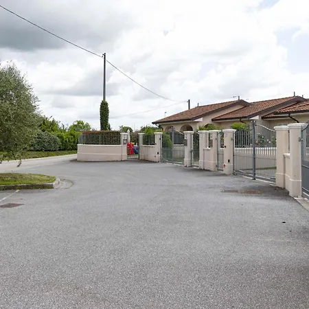Italian Experience- Cuore Toscano * Ponte di Masino